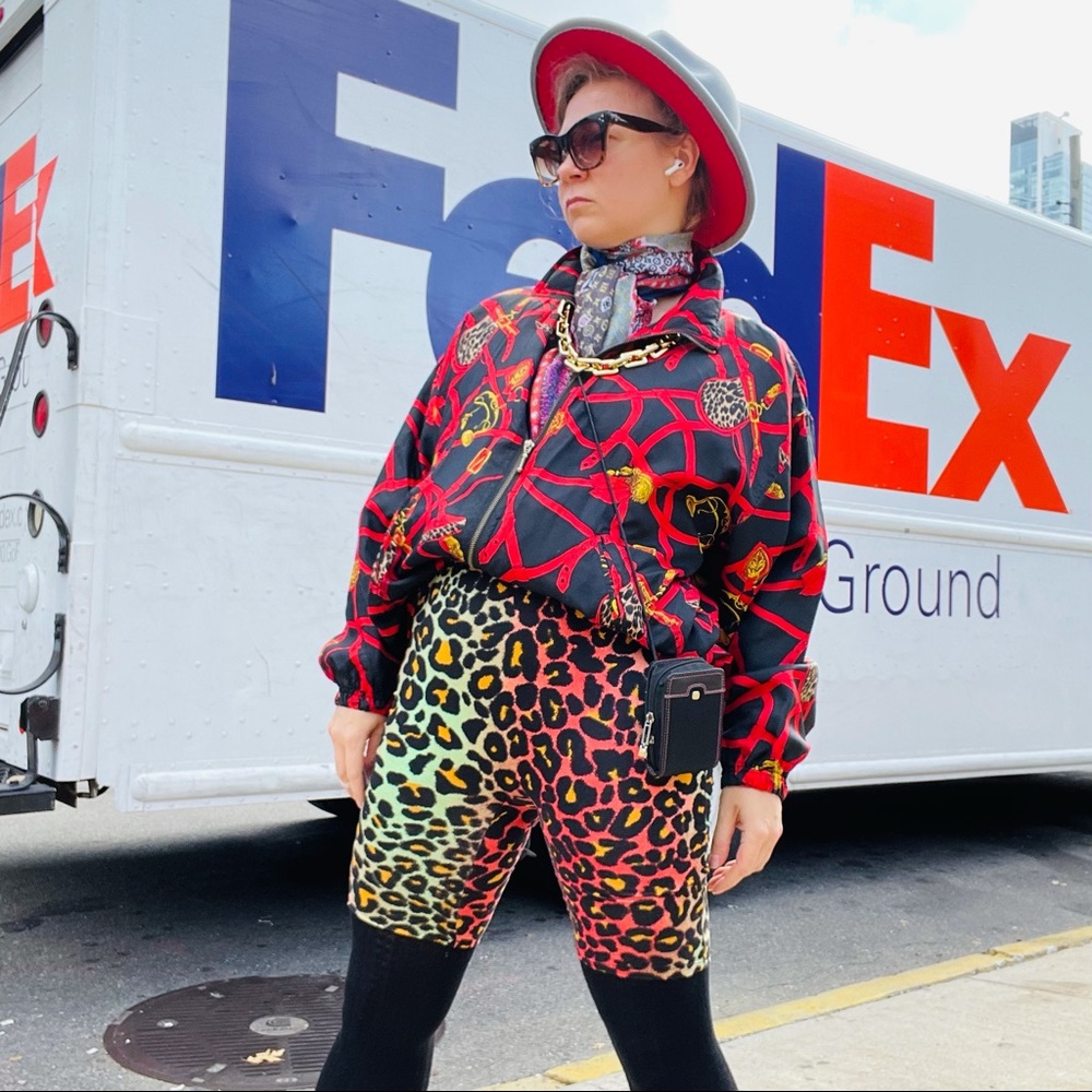 EVR Silk Gold Accessories Repeat Print True Vintage ZipUp Red Gold Bomber Jacket - Picture 9 of 17